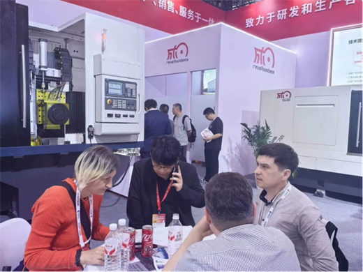 CCMT2026展會捷報｜首單告捷！現場成功簽約MGK28160立式磨床，實力見證！