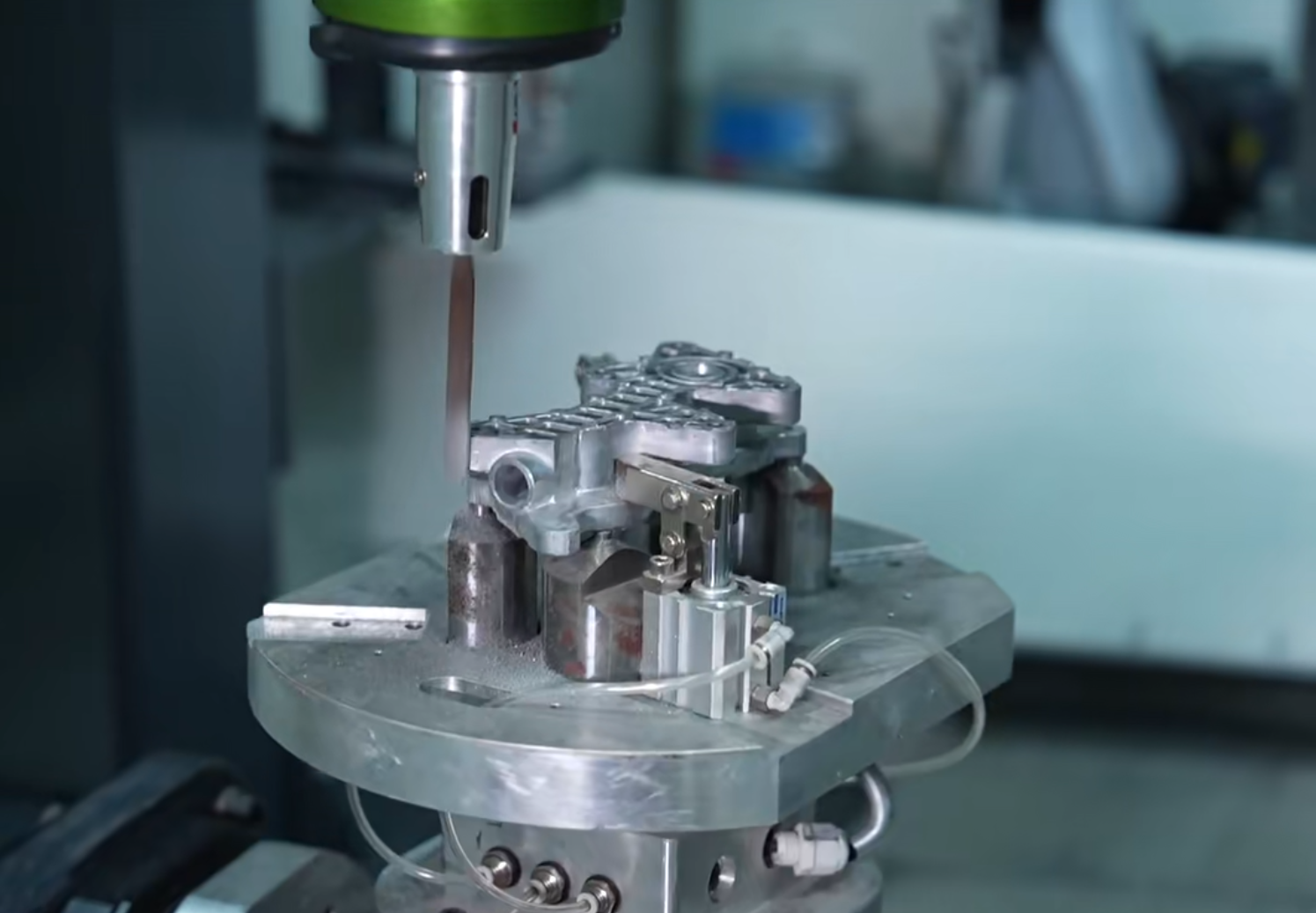 打磨自動化頂配旗艦：自適應(yīng)打磨+360度全方面+雙軌精密傳動